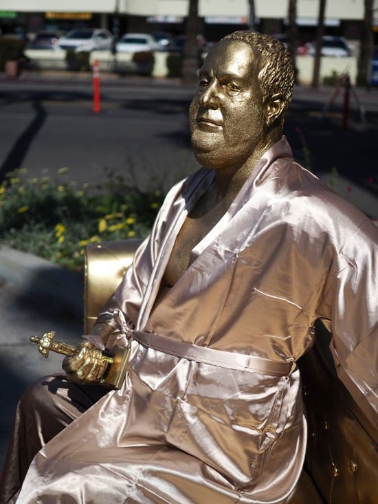 تمثال هارفي وينشتاين 