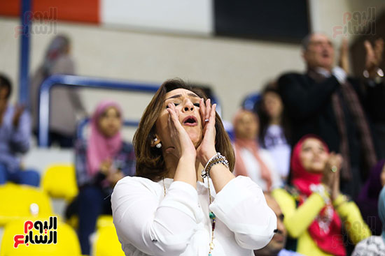 الأهلى يهزم سبورتنج ويتوج بكأس مصر لكرة السلة (22)