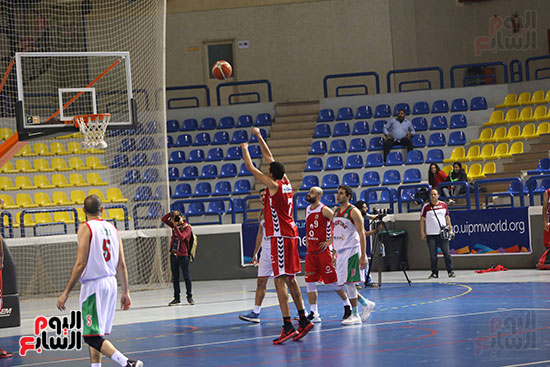 الأهلى يهزم سبورتنج ويتوج بكأس مصر لكرة السلة (17)