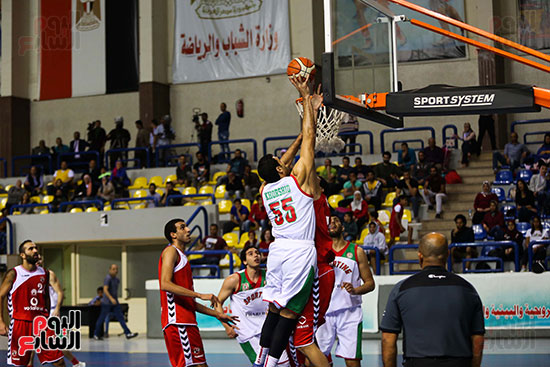 الأهلى يهزم سبورتنج ويتوج بكأس مصر لكرة السلة (51)