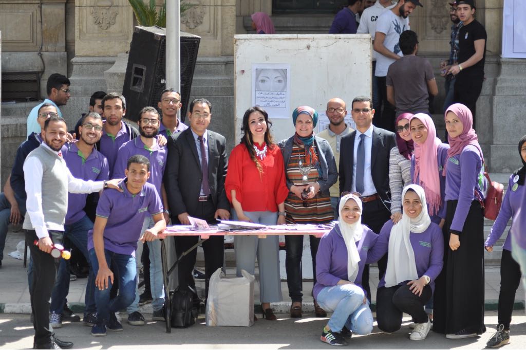 جانب من فعاليات مناهشة التحرش والعنف ضد المرأة بجامعة القاهرة (6)