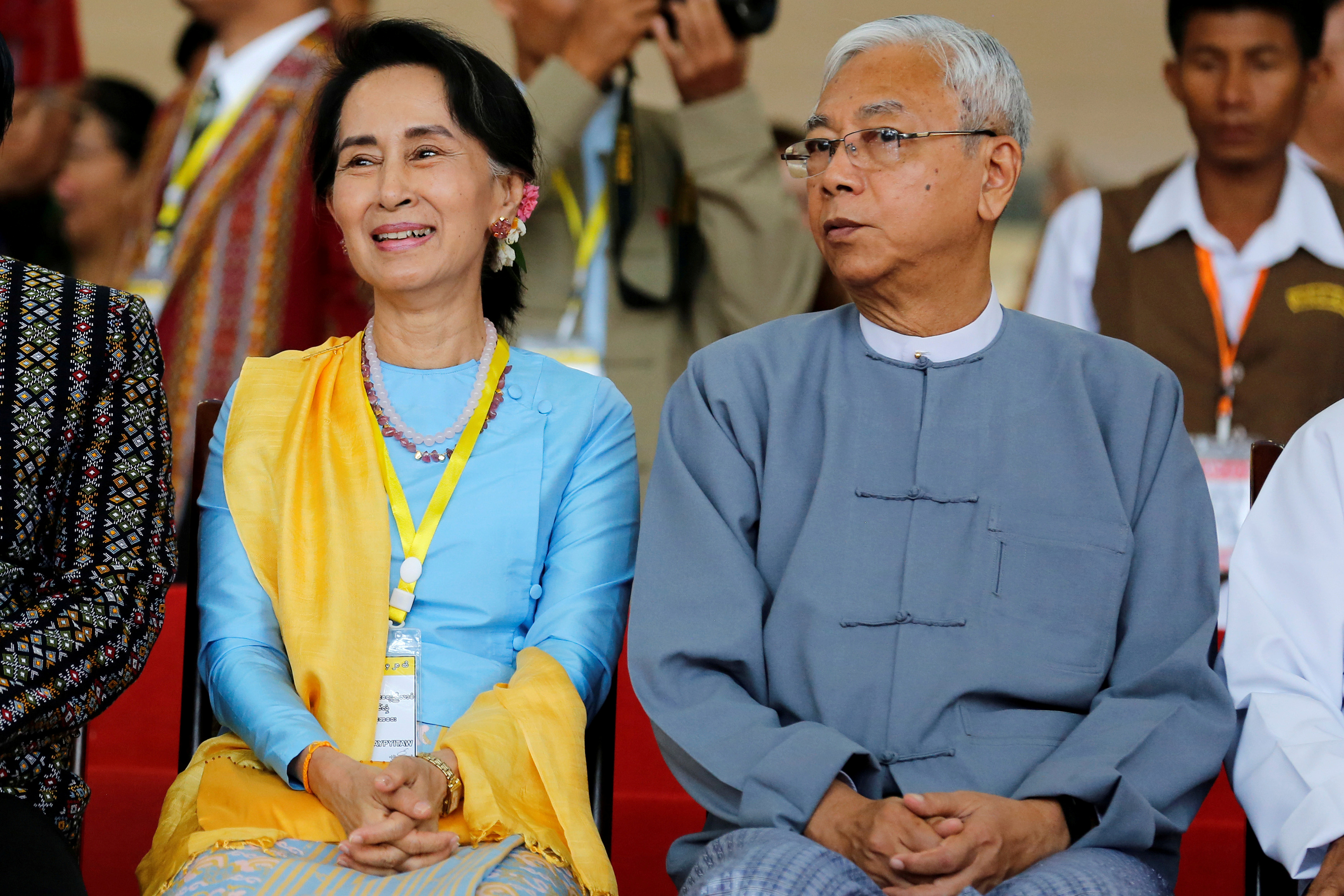 رئيس ميانمار هتين كياو والزعيم ها كي سونج