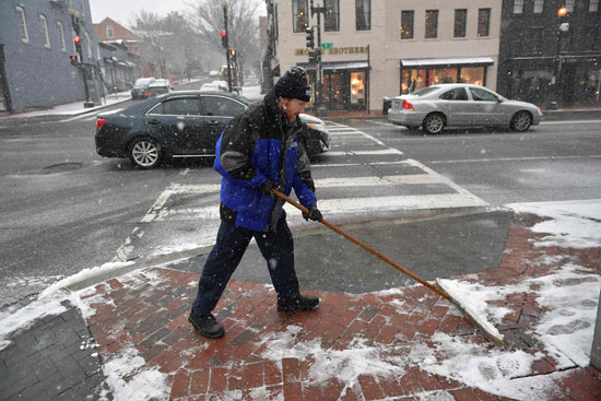 إزالة الثلوج من الطرق فى واشنطن