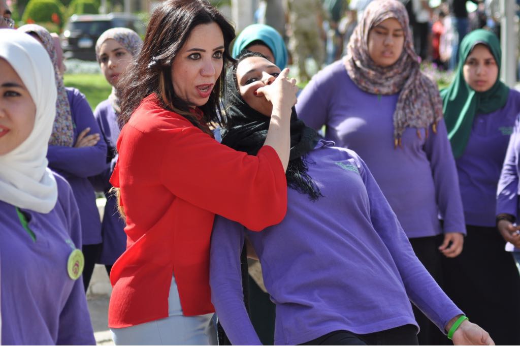 جانب من فعاليات مناهشة التحرش والعنف ضد المرأة بجامعة القاهرة (9)