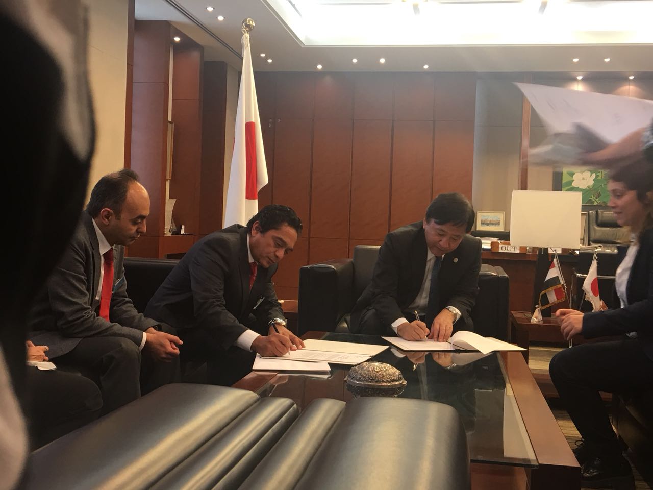 جانب من توقيع اتفاق المنحة اليابانية مع مؤسسة جذور