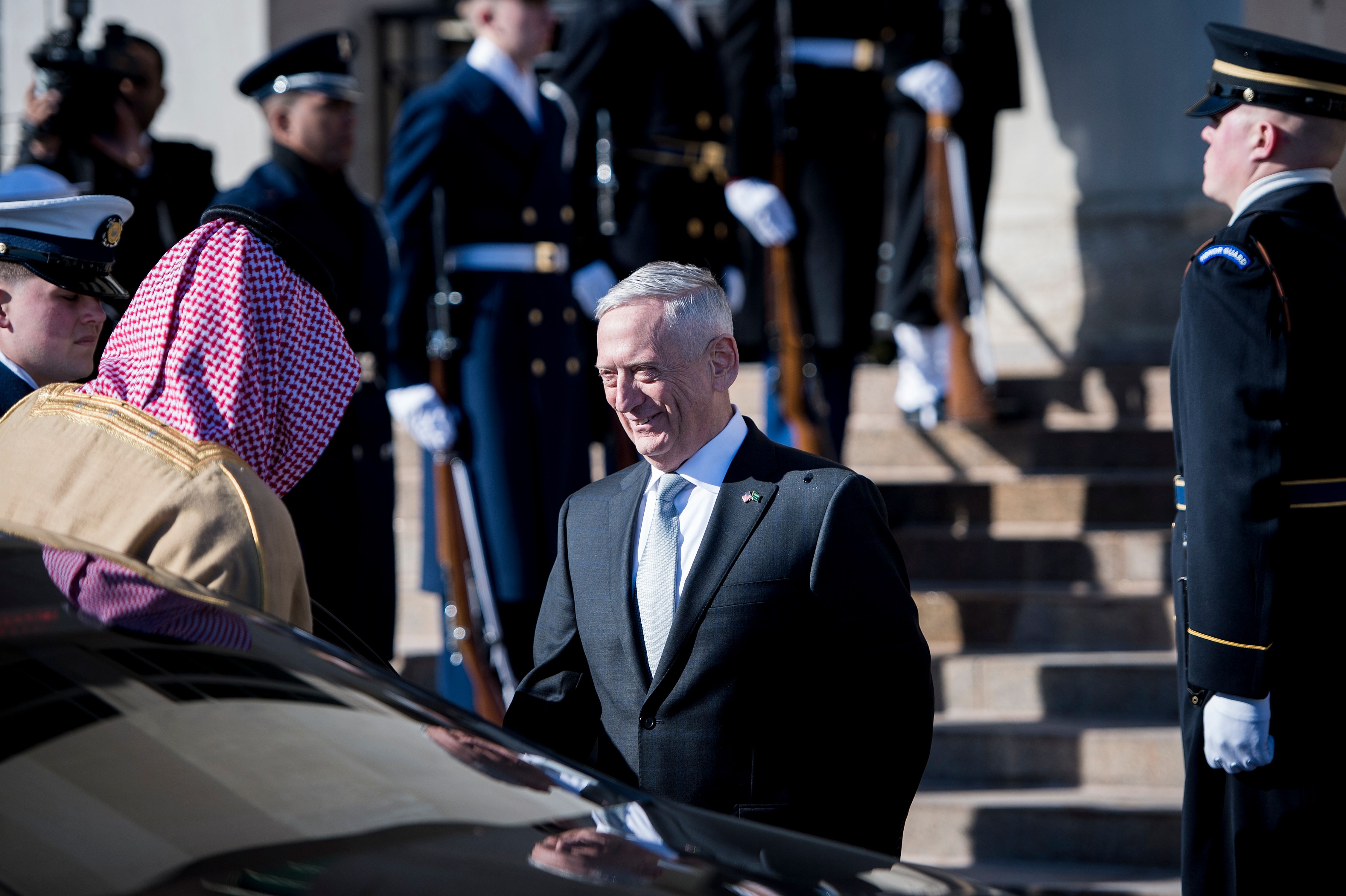 وزير الدفاع الأمريكي يستقبل الأمير محمد بن سلمان