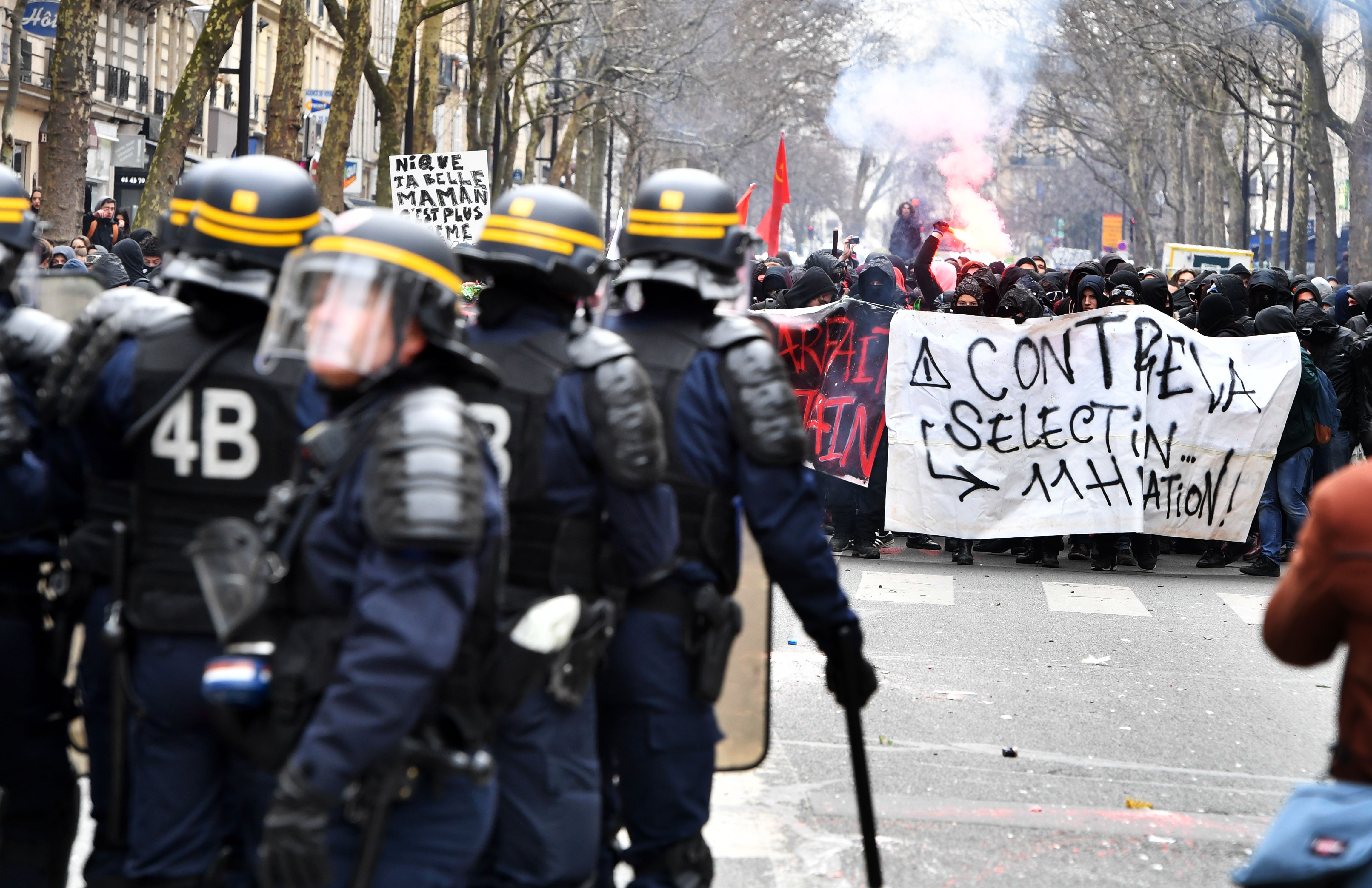 انتشار قوات الشرطة الفرنسية