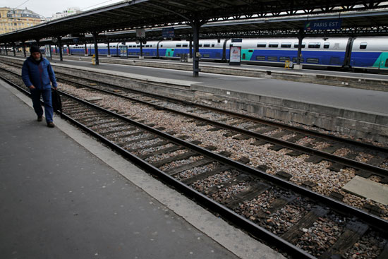 توقف حركة القطارات فى فرنسا بسبب الاضراب