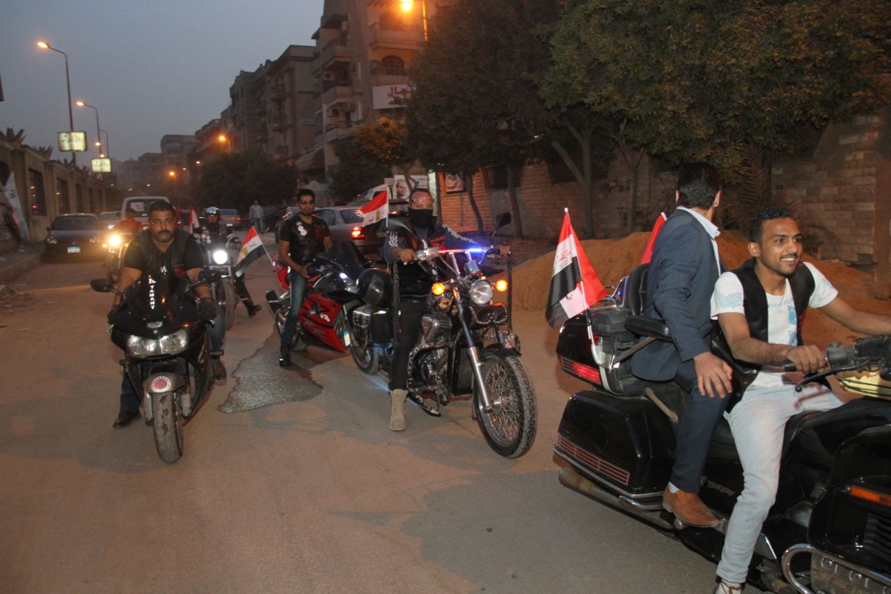 مسيرة بالدراجات النارية لدعم الرئيس عبد الفتاح السيسي (1)