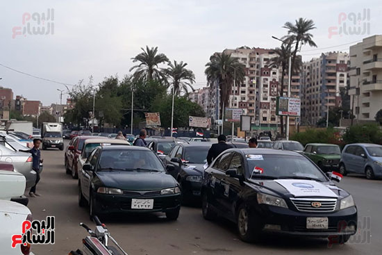 مسيرة بالسيارات لـمستقبل وطن تجوب شوارع أسيوط لدعم السيسي بالانتخابات (6)