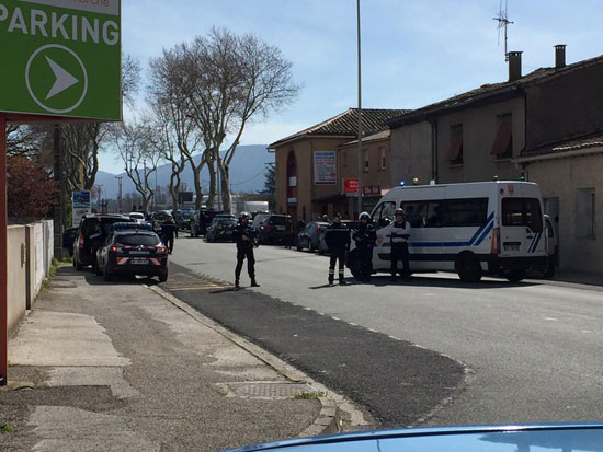 الشرطة الفرنسية تغلق الطرق المؤدية لمكان الحادث