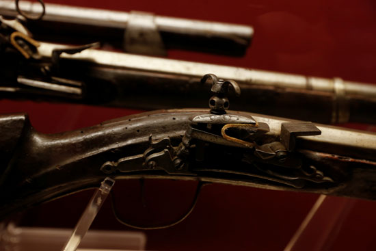 بندقية فلينتلوك القرن الـ17 فى قصر مستودع الأسلحة