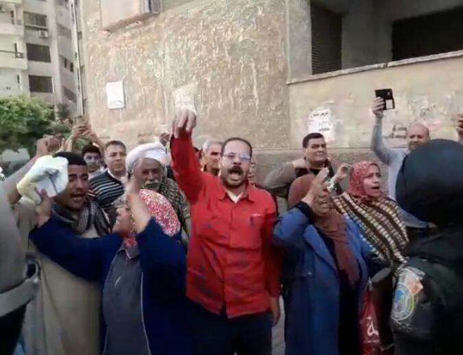 تظاهر المواطنين بمحيط موقع انفجارالإسكندرية (1)