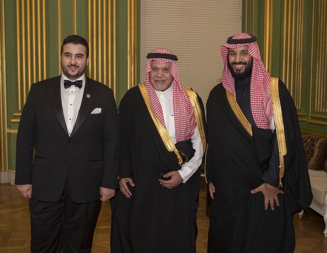 الأمير محمد بن سلمان والأمير بندر بن سلطان والأمير خالد بن سلمان في حفل الشراكة السعودية الأميركية