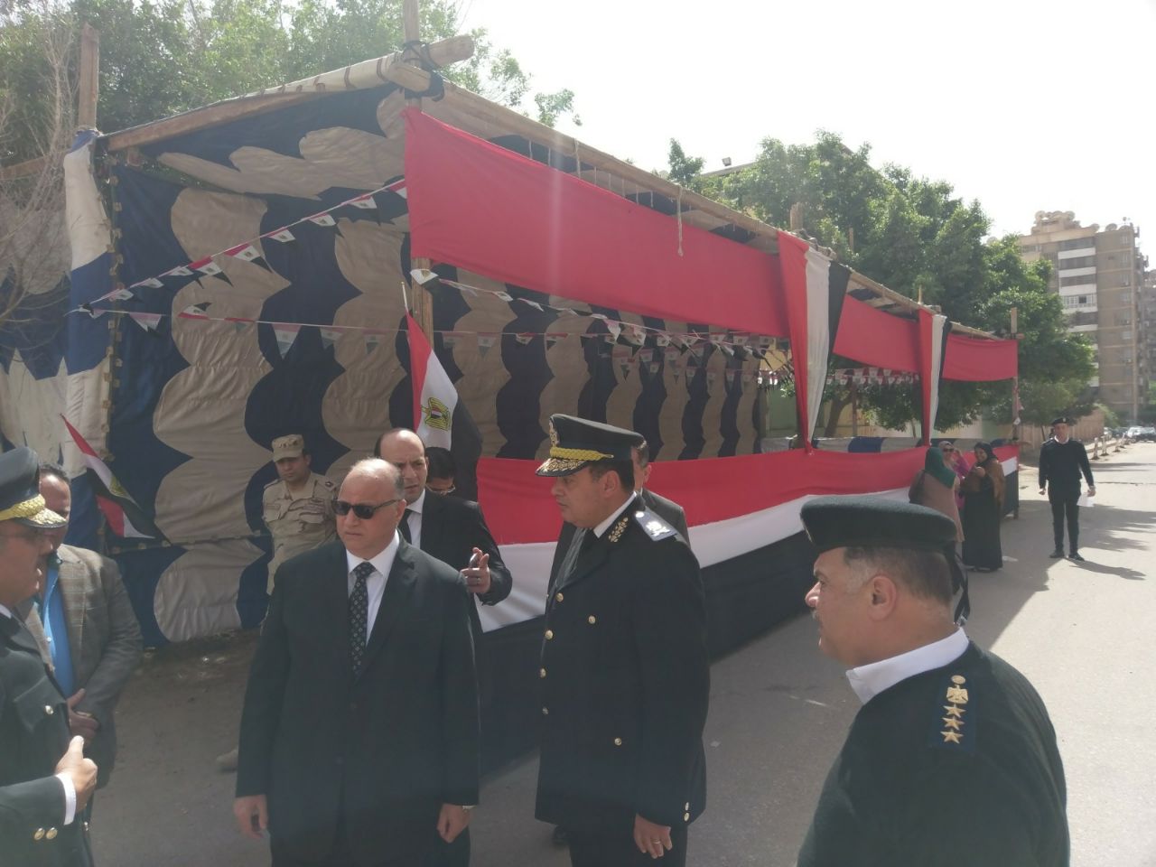 مدير أمن القاهرة يتابع انتشار القوات امام اللجان