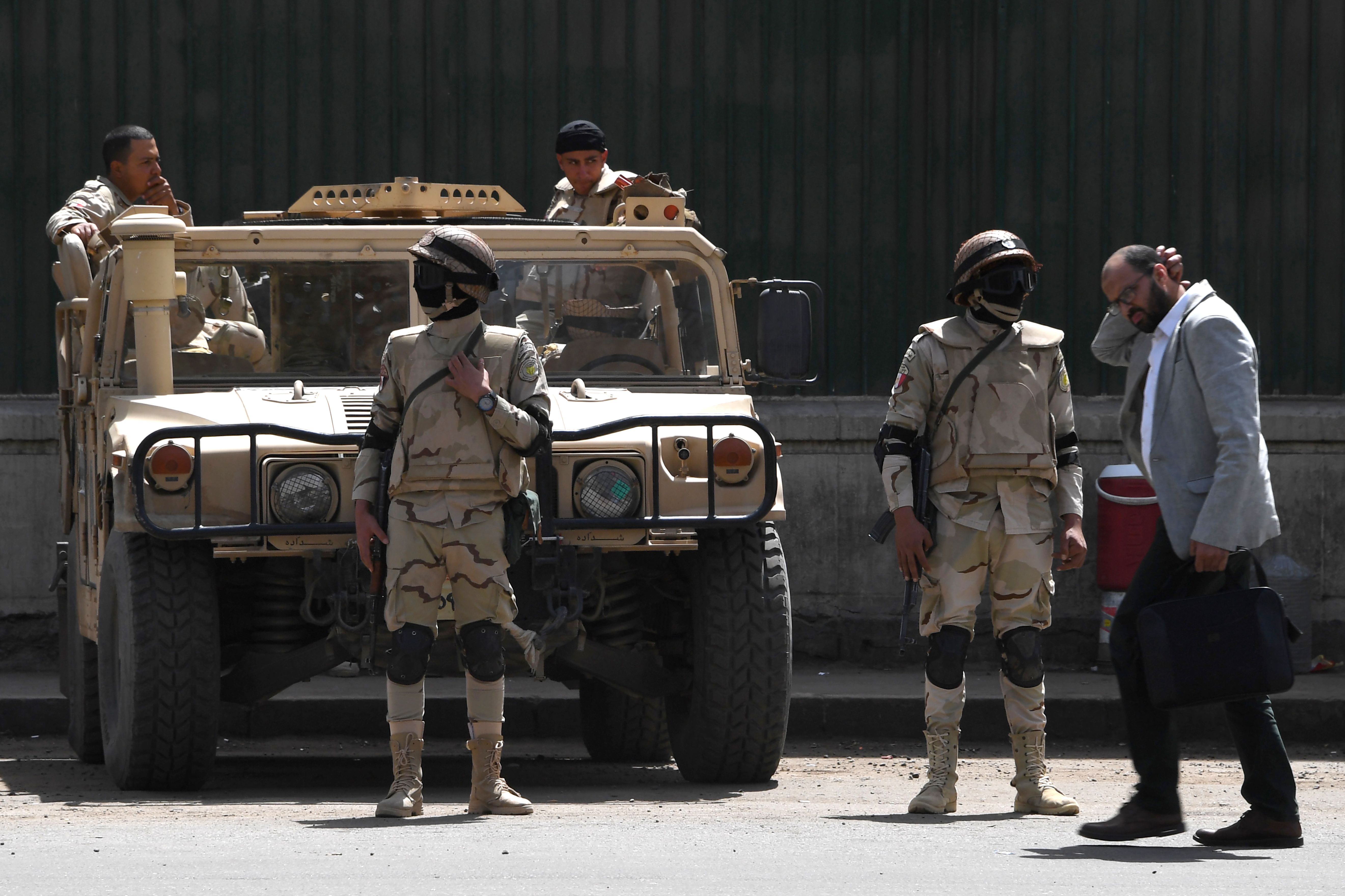 قوات الجيش المصرى تؤمن الانتخابات الرئاسية