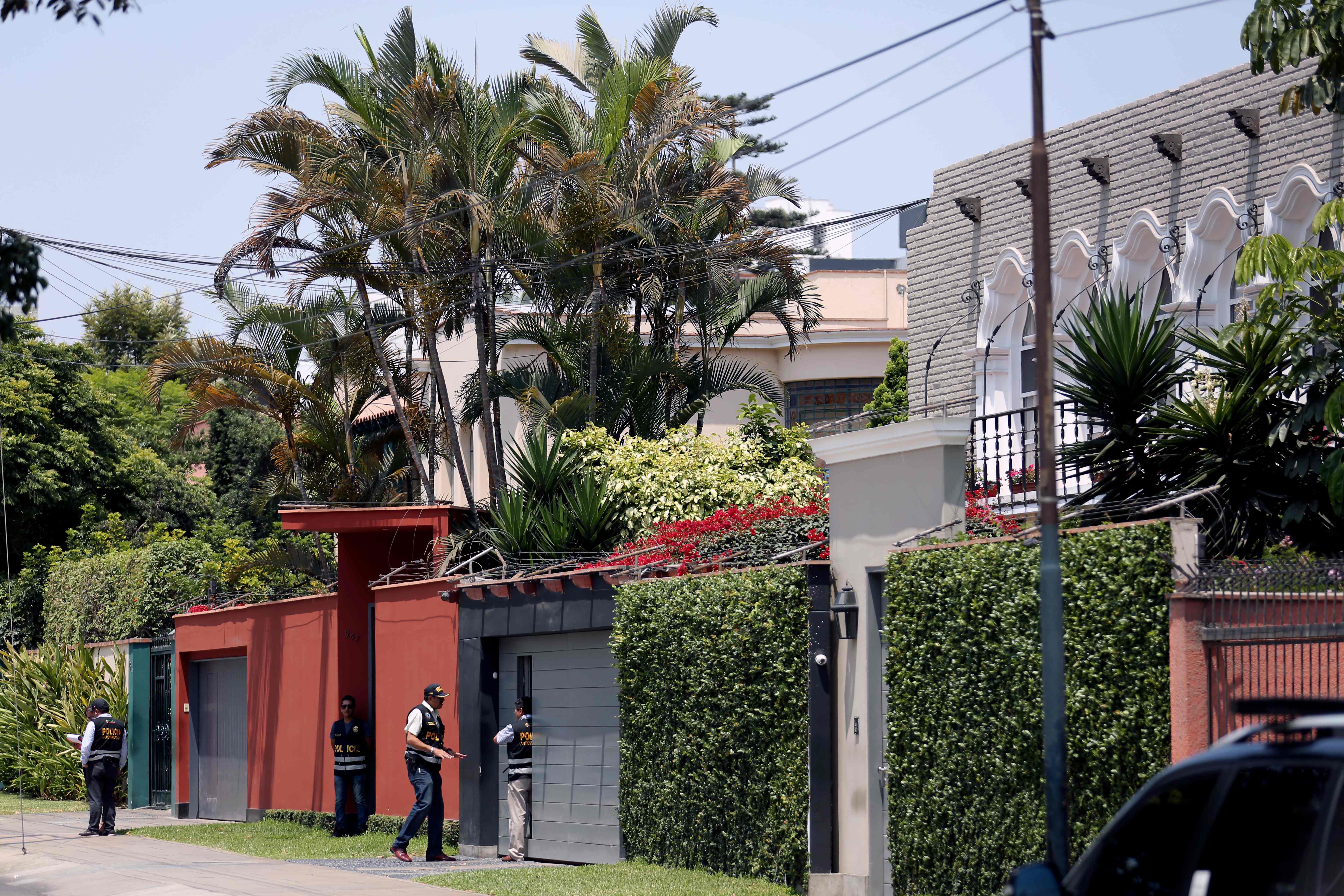 شرطة بيرو تدخل منزل رئيس بيرو السابق