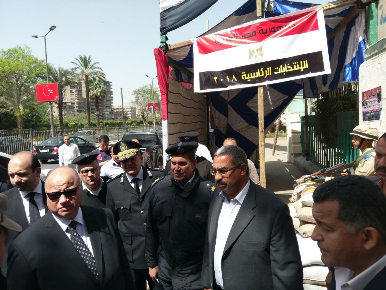 مدير امن القاهرة يشدد على القوات بحسن معاملة المواطنين