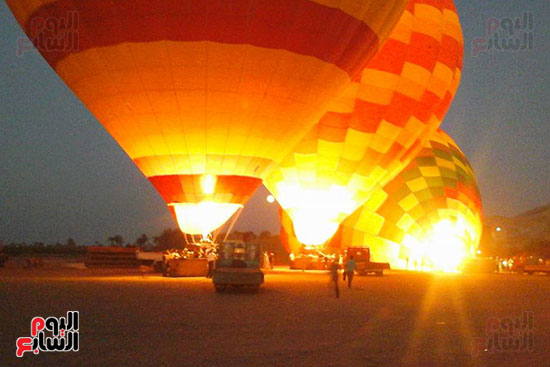  البالونات تتجهز فى مطار البر الغربى قبل الانطلاق فى السماء