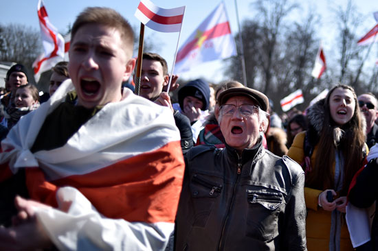  مواطن بيلاروسى خلال الاحتجاجات 