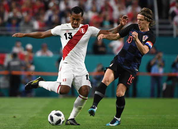 لوكا مودريتش أثناء مشاركته فى لقاء بيرو لوكا مودريتش أثناء مشاركته فى لقاء بيرو