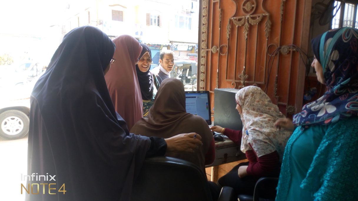 توافد المواطنين توافد المواطنين
