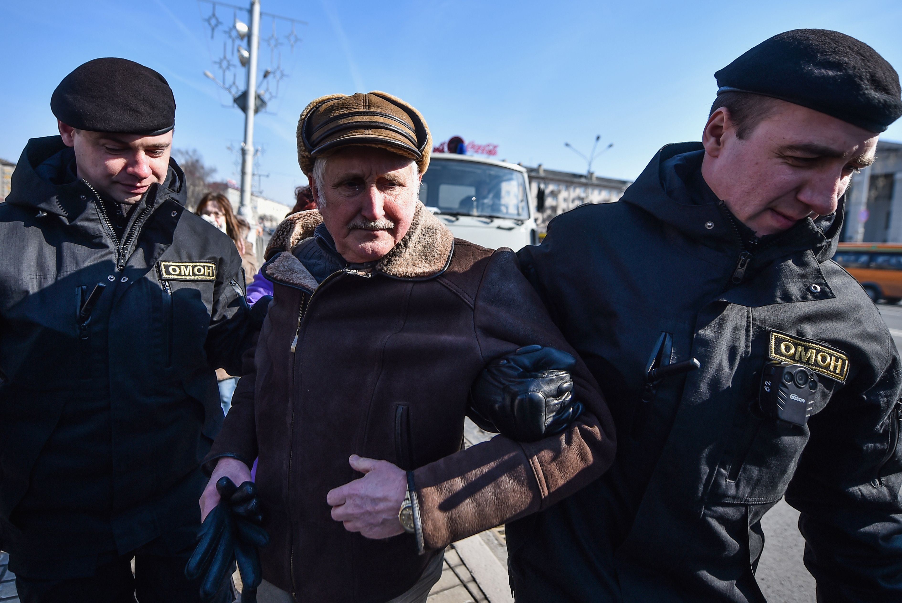 اعتقال شرطة بيلاروسيا للمتظاهرون 