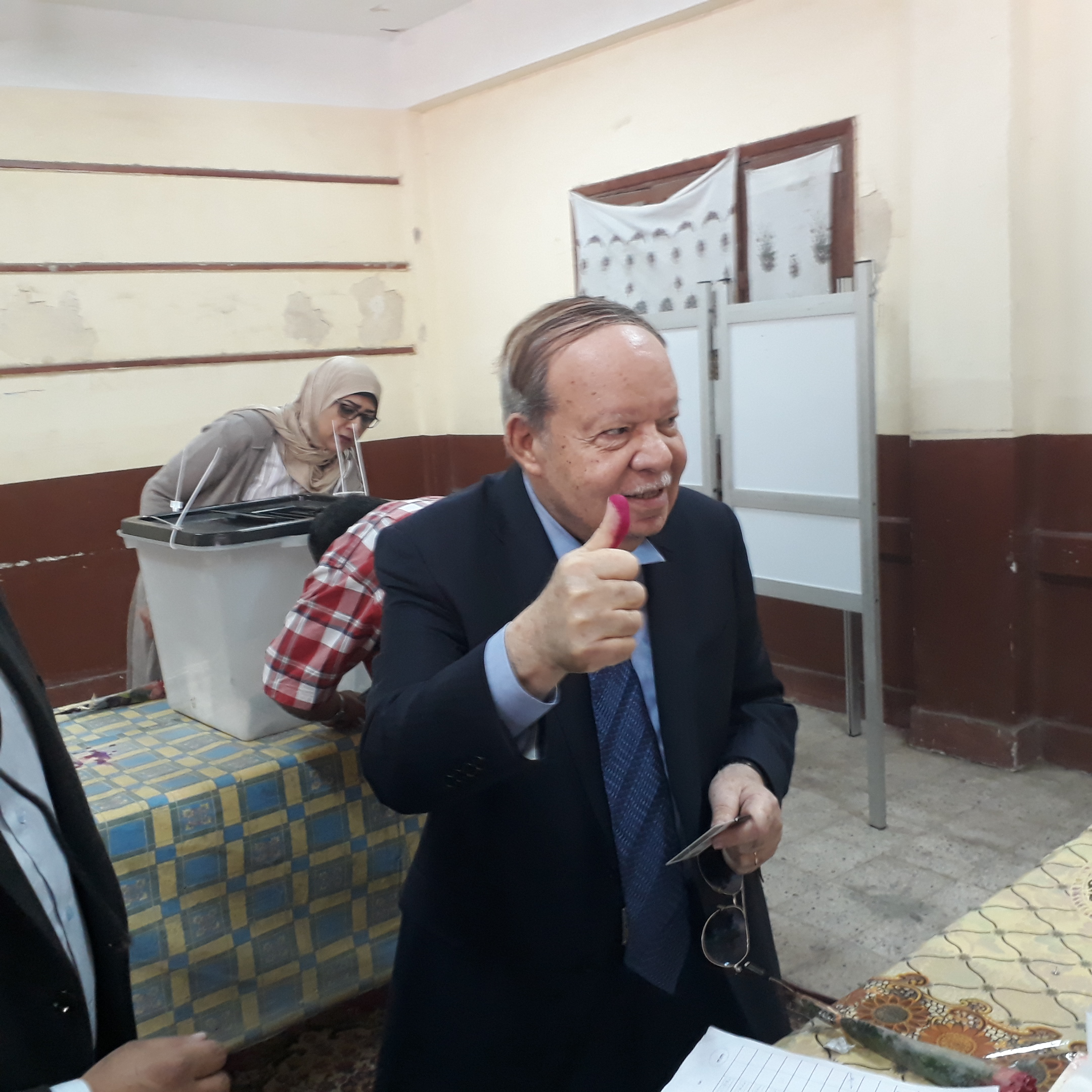 فتحى سرور يدلى بصوته (3)