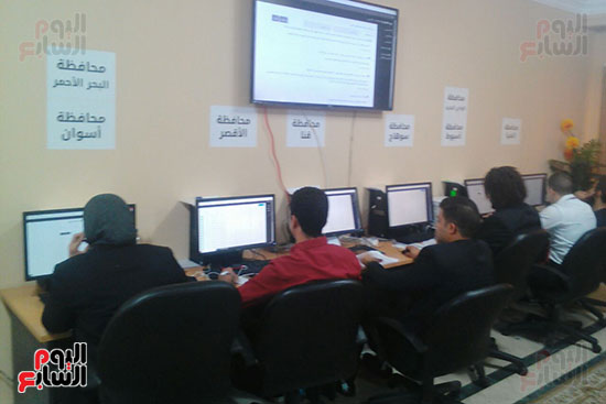 غرفة عمليات الحملة الرسمية للسيسي تتابع سير الانتخابات بالمحافظات (4)