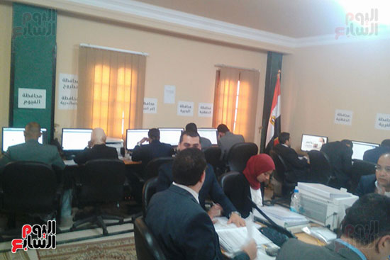 غرفة عمليات الحملة الرسمية للسيسي تتابع سير الانتخابات بالمحافظات (5)