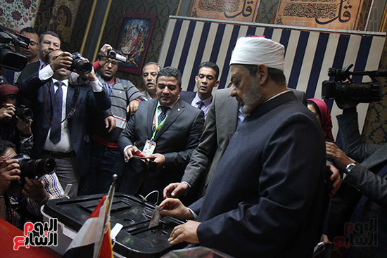 الإمام الطيب يدلى بصوته فى الانتخابات الرئاسية