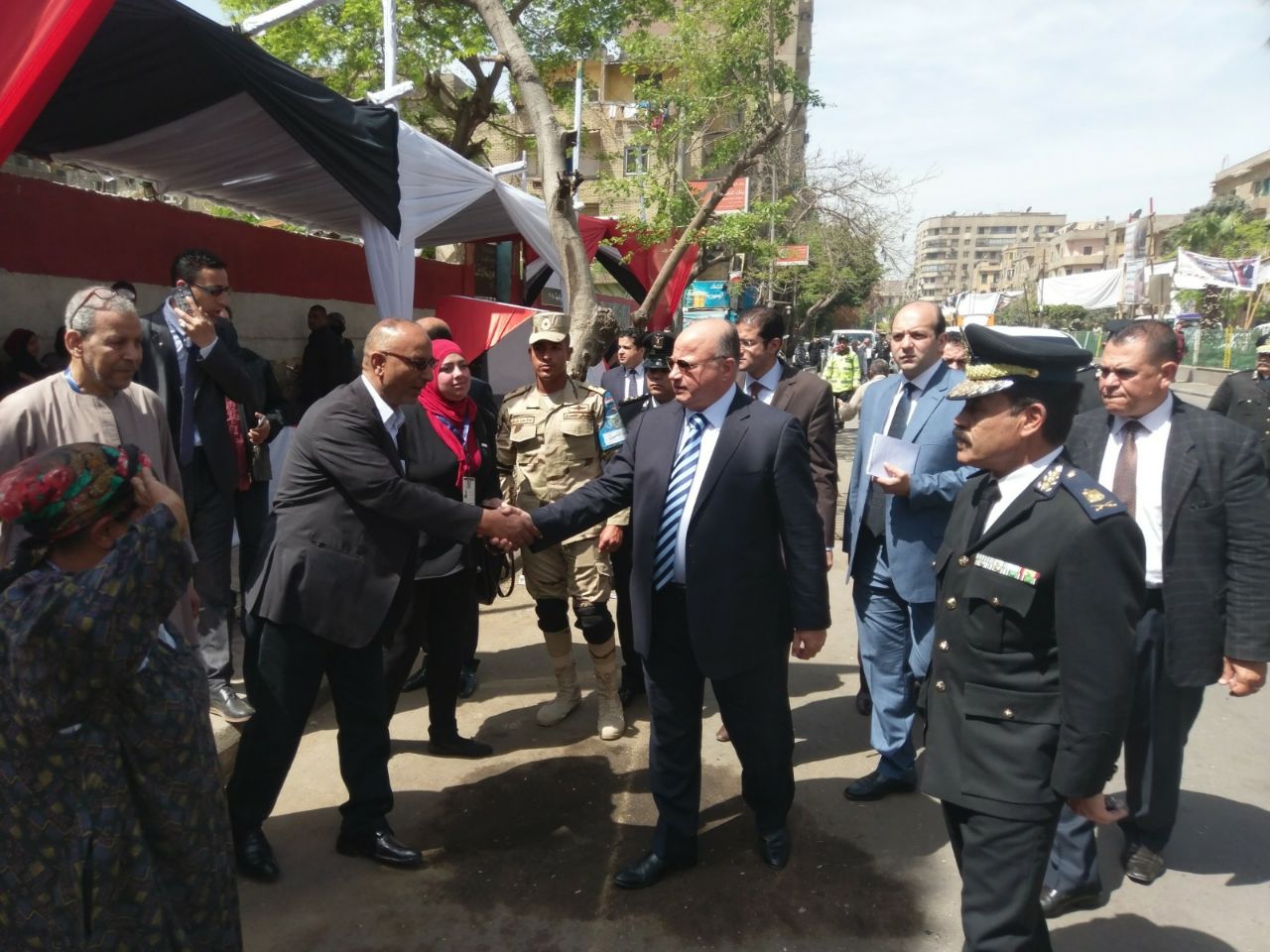 مدير أمن القاهرة يتفقد اللجان الانتخابية