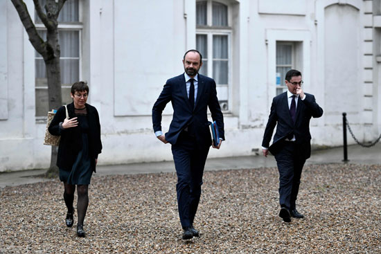 رئيس وزراء فرنسا يحضر اجتماع استقلال كاليدونيا عن باريس