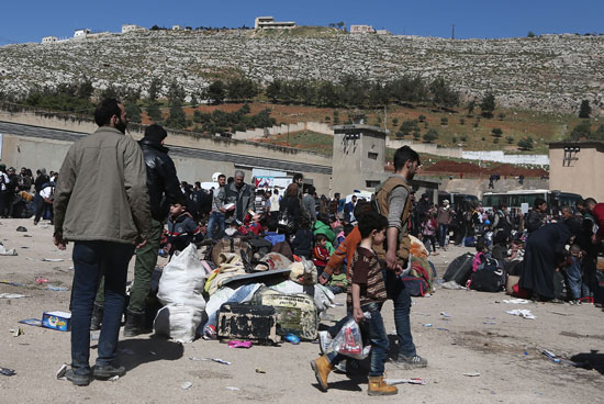 مغادرة الآلاف من الغوطة الشرقية