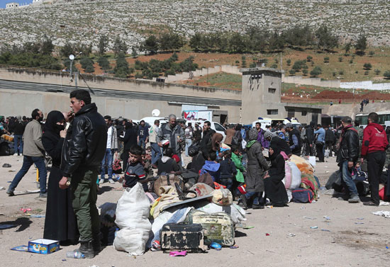 المسلحين وأسرهم يستعدون لمغادرة الغوطة الشرقية