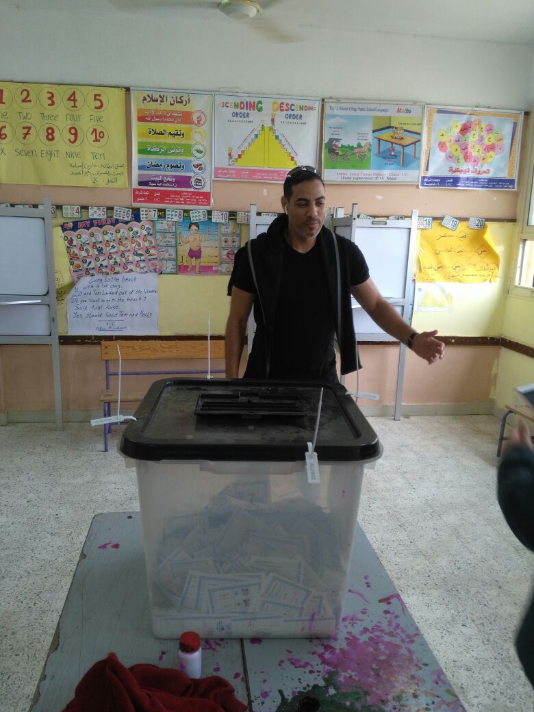 خالد بيبو يدلى بصوته فى القرية السياحية بأكتوبر (3)