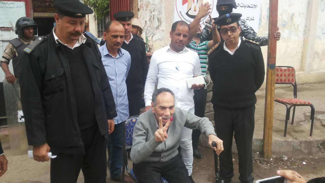 مدير أمن القاهرة يتفقد لجان الانتخابات  (8)