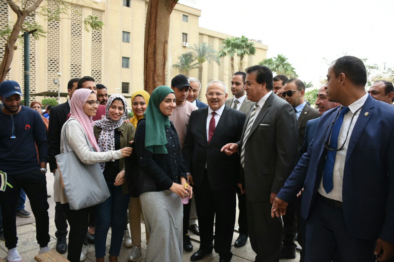 وزير التعليم العالى يتابع تيسيرات جامعة القاهرة لمنتسبيها للمشاركة بالانتخابات (3)