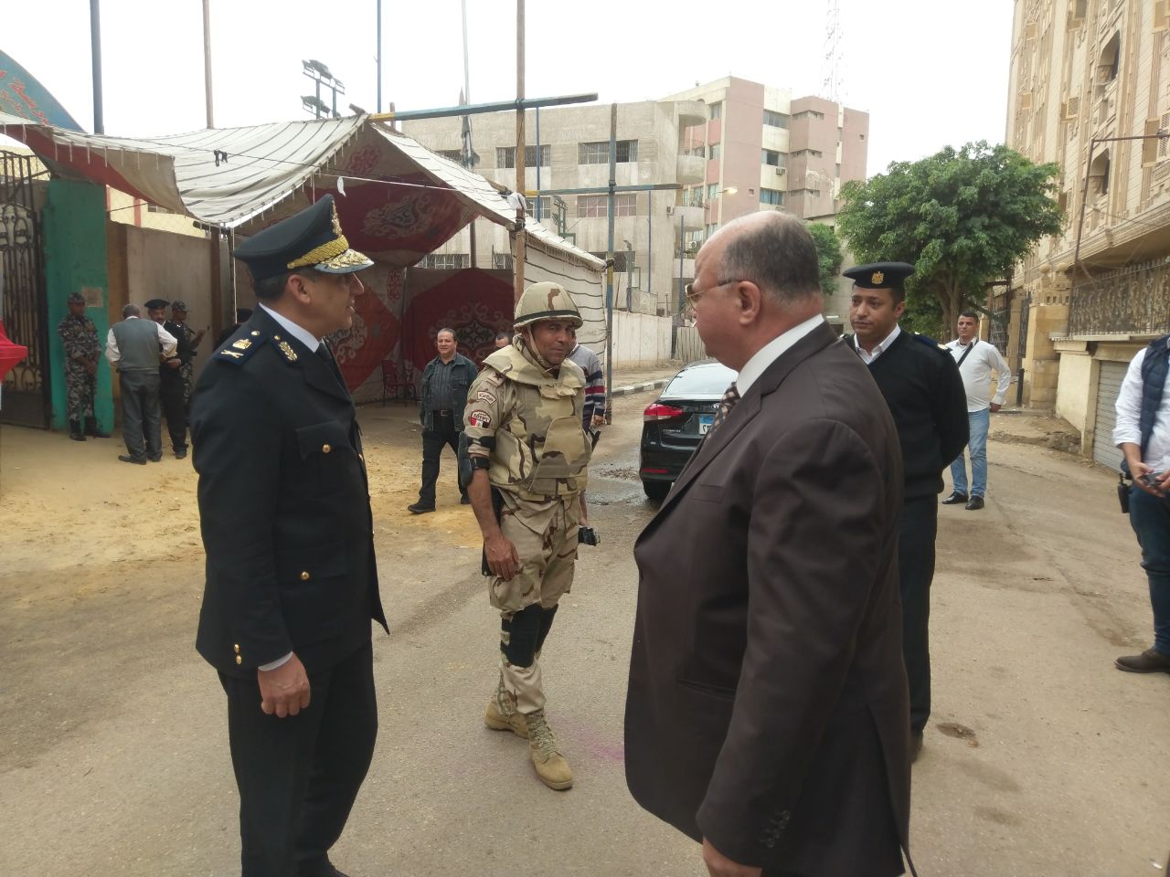 مدير أمن القاهرة يتفقد لجان الانتخابات  (2)