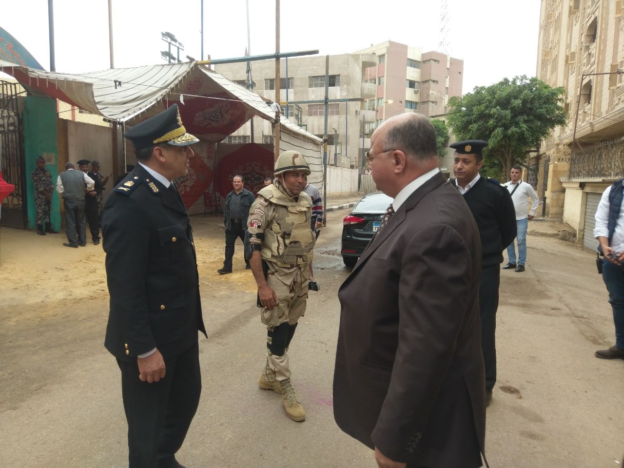 مدير أمن القاهرة يتفقد لجان الانتخابات  (2)
