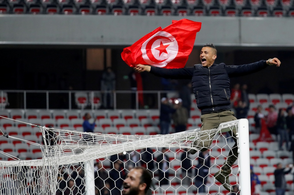 جماهير منتخب تونس (2)