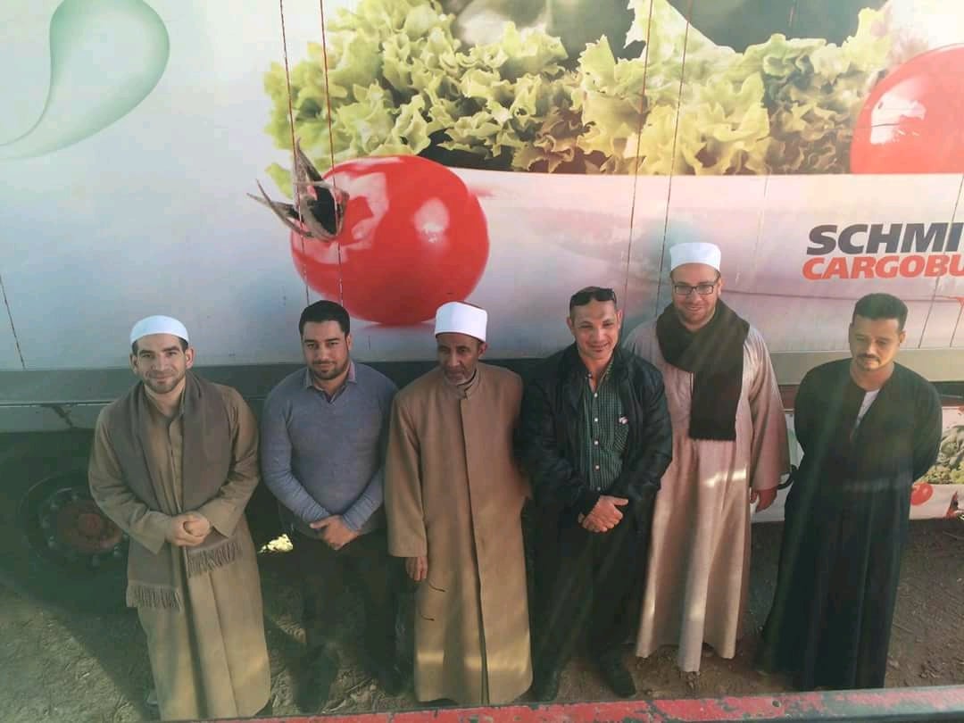 منظمة الخريجين بالمنيا تطلق قوافل غذائية لأهالى المحافظة (8)