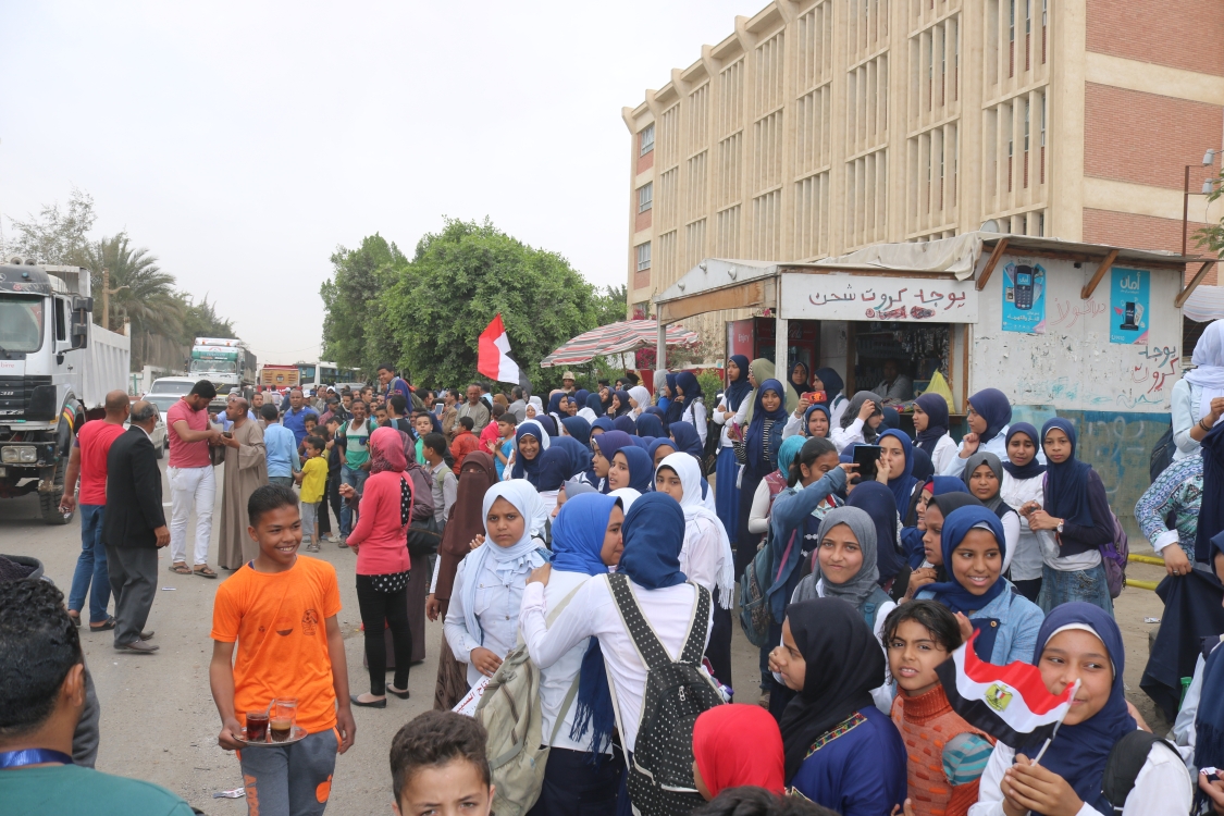 احتفالية لطلاب المدارس امام لجان الجناين  (1)