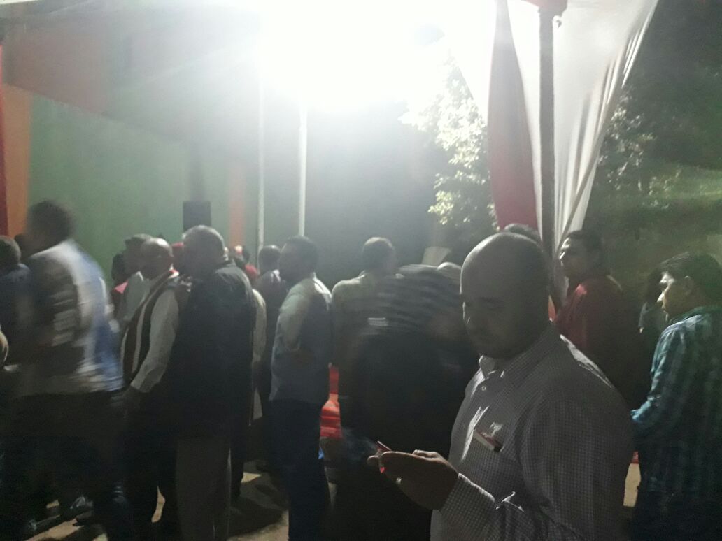 طوابير الشباب تتصدر المشهد فى آخر ساعات التصويت بمنطقة بولاق أبو العلا (5)
