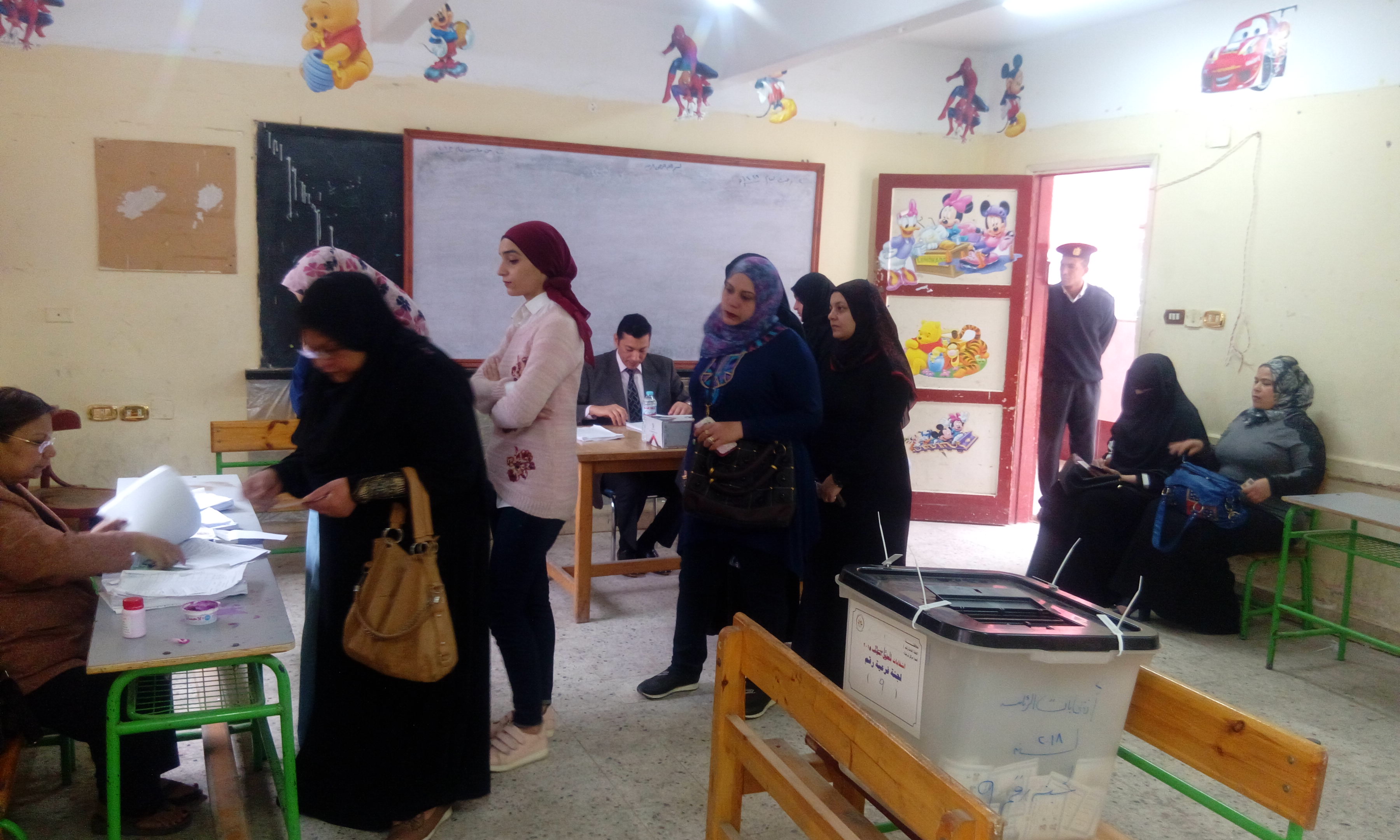 اقبال من السيدات على لجان انتخابات الرئاسة بالدقهلية (3)
