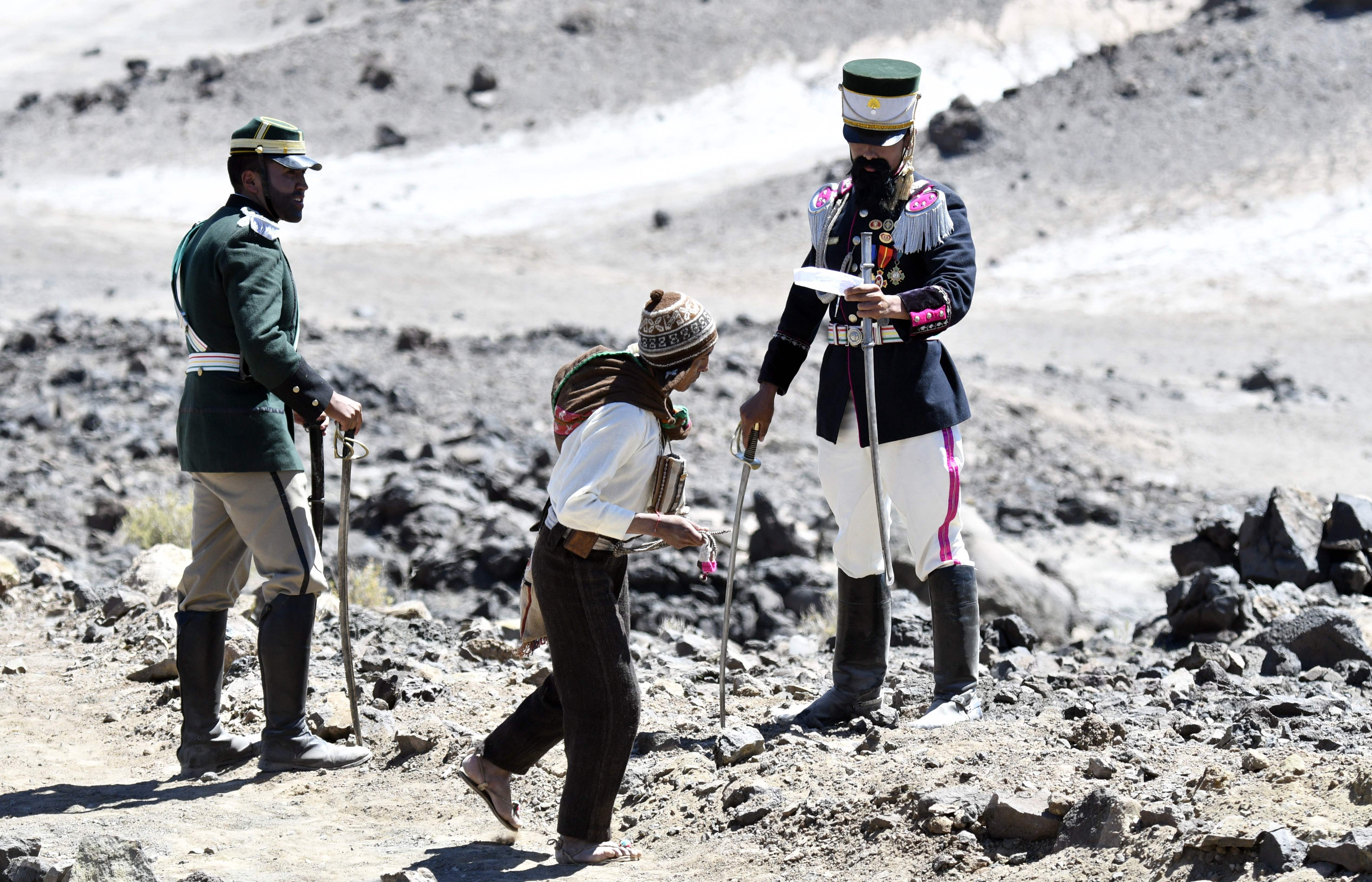 استعدادات القوات البوليفية لتمثيل المعركة مع تشيلى