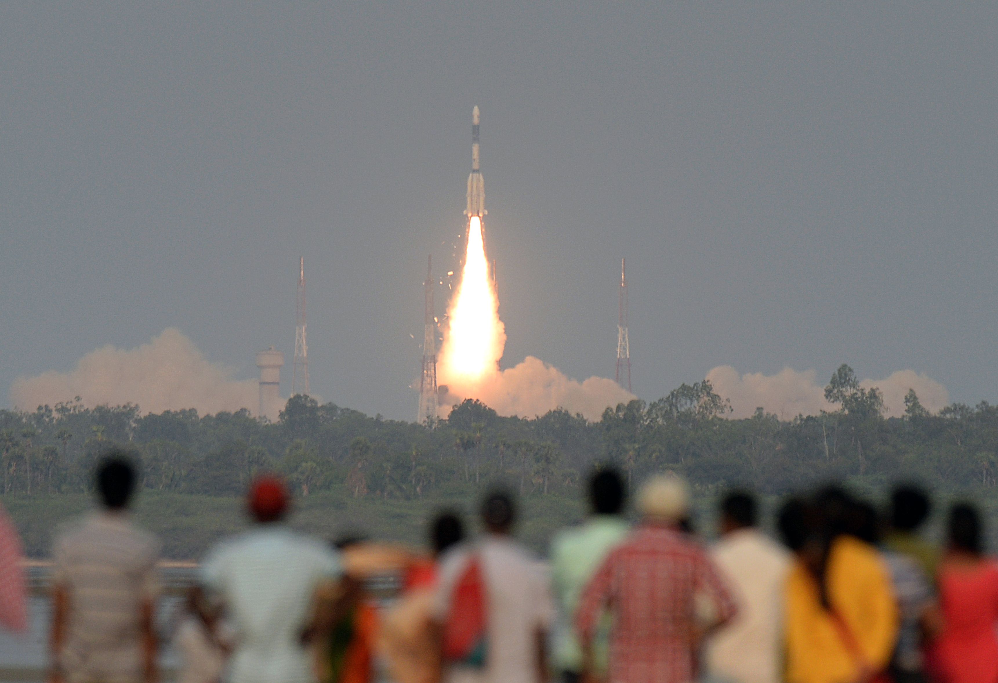 إطلاق صاروخا هنديا