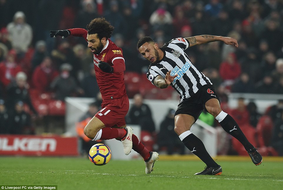 لحظة عرقلة محمد صلاح لحظة عرقلة محمد صلاح