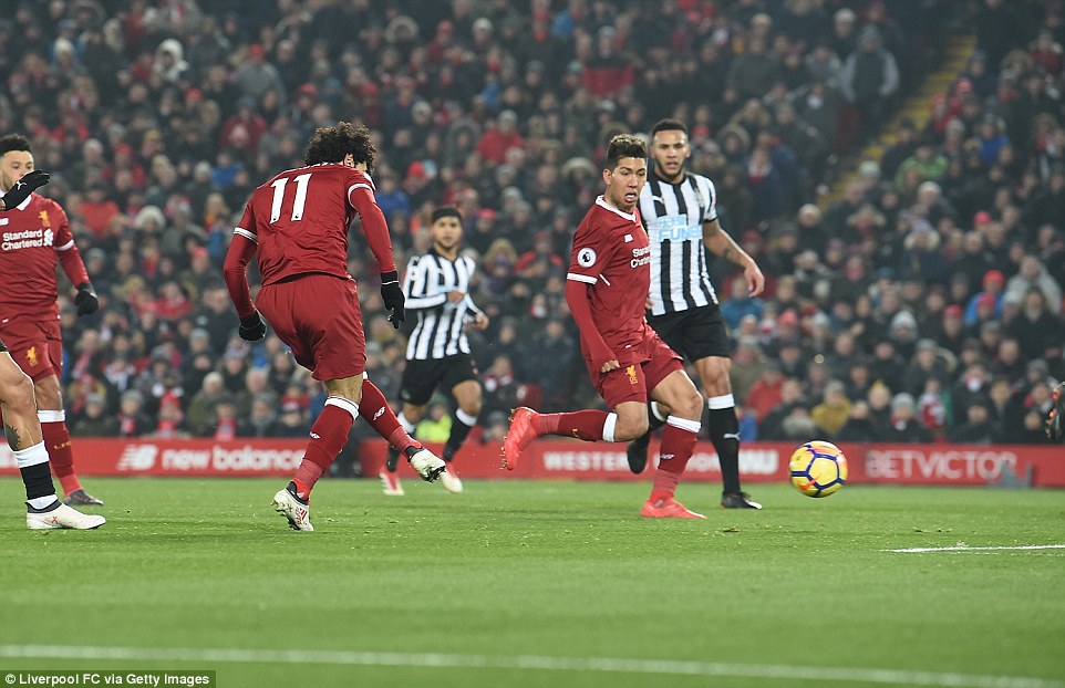 محمد صلاح لحظة تسجيل الهدف مع ليفربول محمد صلاح لحظة تسجيل الهدف مع ليفربول