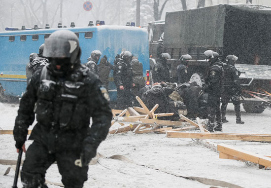 الحرس الوطنى الأوكرانى يفض اعتصام أمام البرلمان